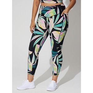 Torrid Performance Core Crop V Band Active Legging Womens Size 3X Black Tropical